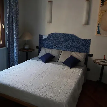 Nido Estense Ad Un Respiro Dal Castello 아파트