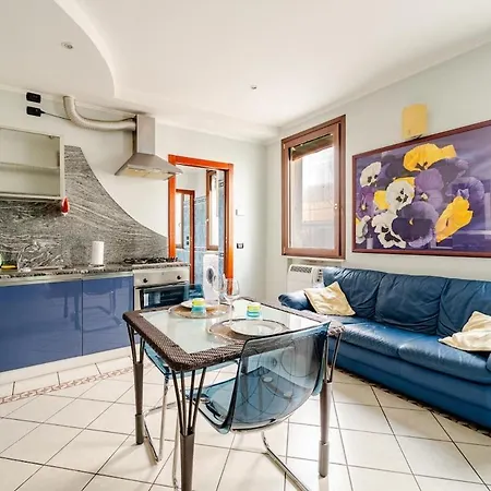 Nido Estense Ad Un Respiro Dal Castello Lägenhet *